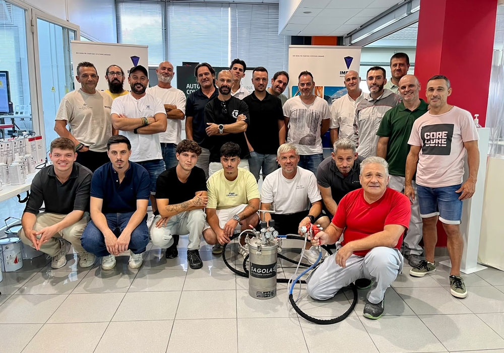Sagola dans la finition haut de gamme pour le secteur du nautisme sportif et de plaisance : deux journées de formation avec la gamme IMRON MARINE (Axalta)